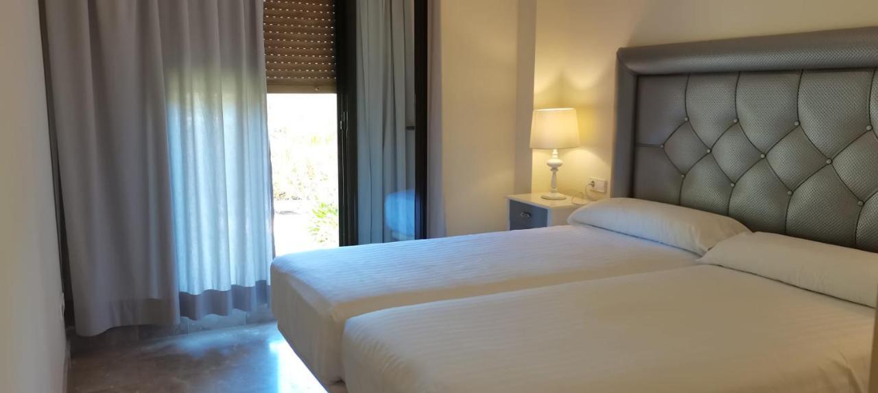 Apartamento Espacioso Muy Tranquilo Con Piscinas Y Jardines Cercano A La Playa Эстепона Экстерьер фото