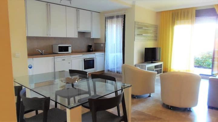 Apartamento Espacioso Muy Tranquilo Con Piscinas Y Jardines Cercano A La Playa Эстепона Экстерьер фото