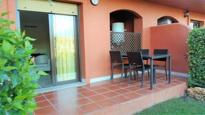 Apartamento Espacioso Muy Tranquilo Con Piscinas Y Jardines Cercano A La Playa Эстепона Экстерьер фото