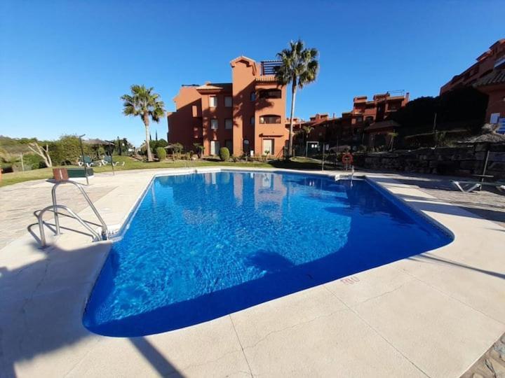 Apartamento Espacioso Muy Tranquilo Con Piscinas Y Jardines Cercano A La Playa Эстепона Экстерьер фото